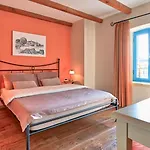 Rustic Simone With Outdoor Pool In Porec * Kirmenjak