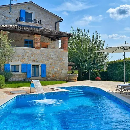 Villa Rustic Simone With Outdoor Pool In Porec