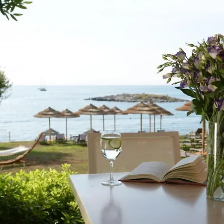 Rustic Simone With Outdoor Pool In Porec Kirmenjak