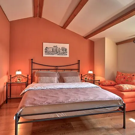 Rustic Simone With Outdoor Pool In Porec *