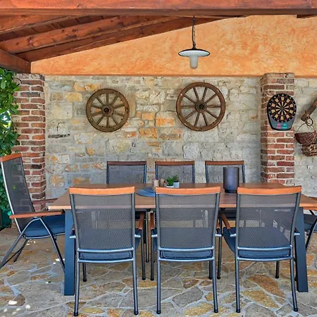 Rustic Simone With Outdoor Pool In Porec Villa Kirmenjak