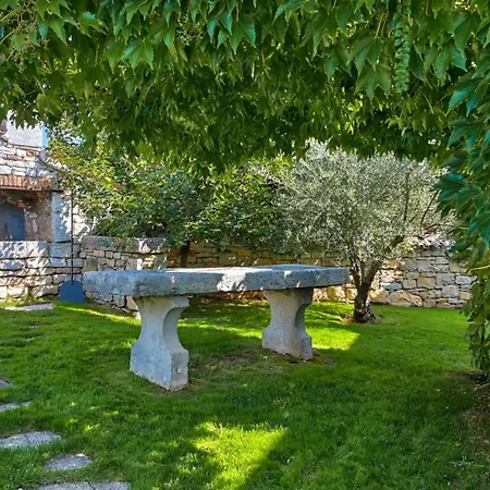 Rustic Simone With Outdoor Pool In Porec Kirmenjak