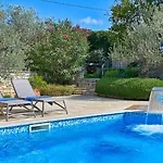 Rustic Simone With Outdoor Pool In Porec Kirmenjak