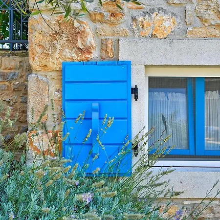 Rustic Simone With Outdoor Pool In Porec *