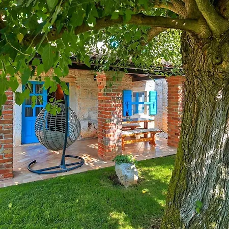 Vila Rustic Simone With Outdoor Pool In Porec *