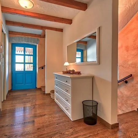 Rustic Simone With Outdoor Pool In Porec *