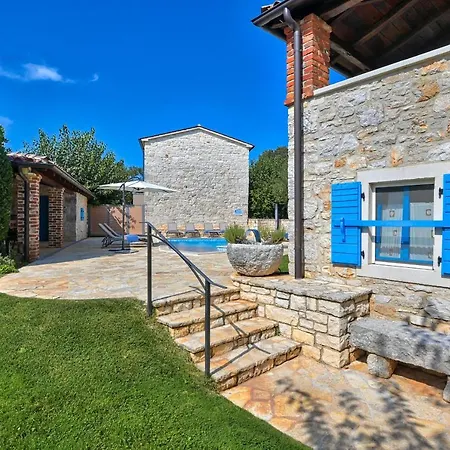 Rustic Simone With Outdoor Pool In Porec Villa Kirmenjak