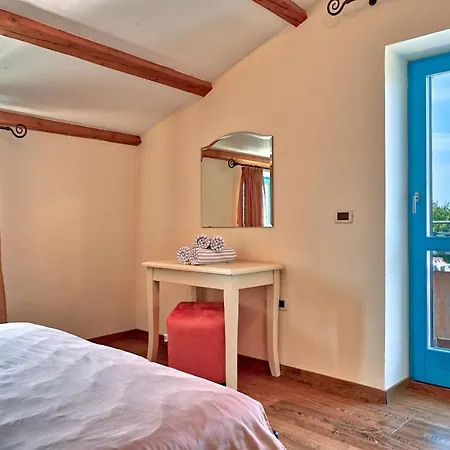 Villa Rustic Simone With Outdoor Pool In Porec
