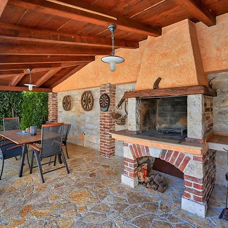 Vila Rustic Simone With Outdoor Pool In Porec *