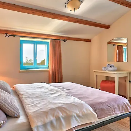 Rustic Simone With Outdoor Pool In Porec * Kirmenjak