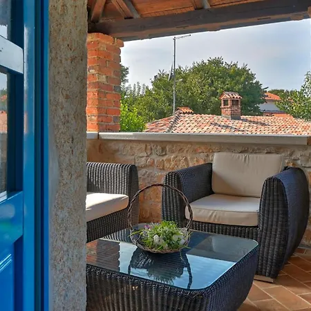 Rustic Simone With Outdoor Pool In Porec * Kirmenjak