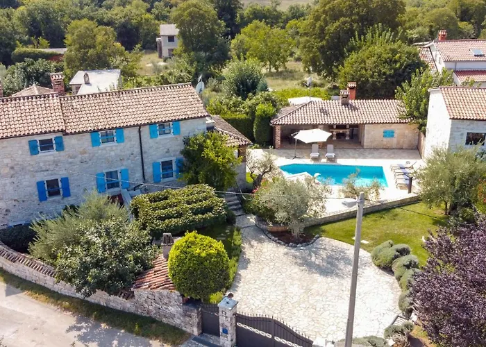 Villa Rustic Simone With Outdoor Pool In Porec