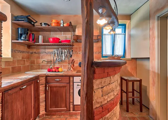 Villa Rustic Simone With Outdoor Pool In Porec Kirmenjak