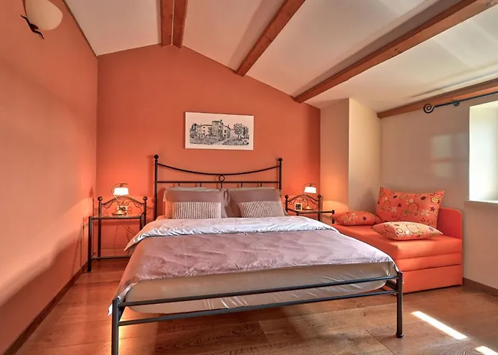 Rustic Simone With Outdoor Pool In Porec *