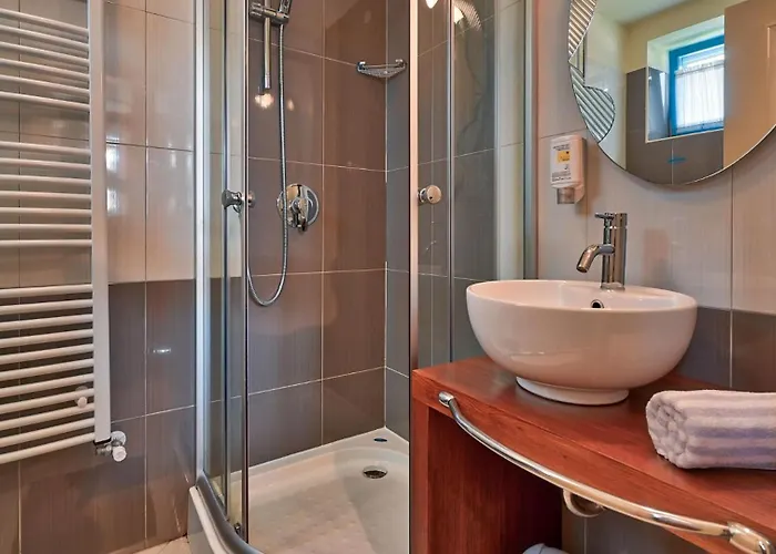 Rustic Simone With Outdoor Pool In Porec *