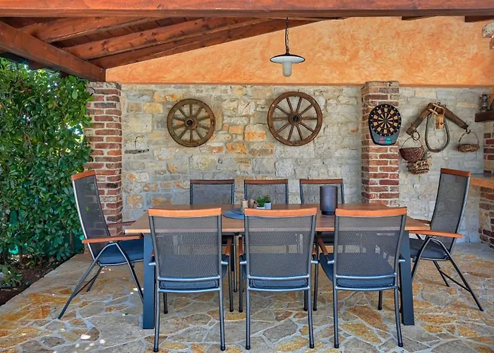 Rustic Simone With Outdoor Pool In Porec Villa Kirmenjak